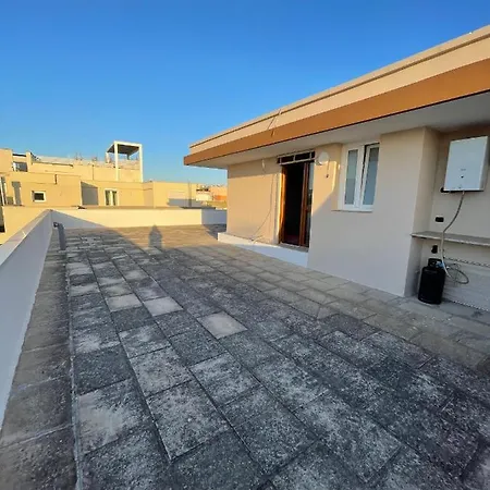 Attico Amaranto Apartment *